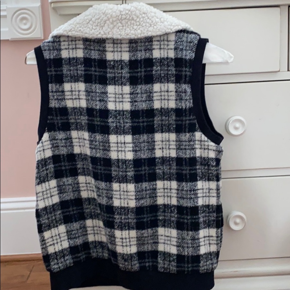 Vest - Picture 2 of 2